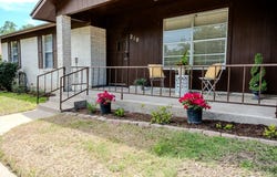 210 LOESCH Dr, Elgin, TX 78621