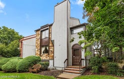 84 Diamond Lane, Old Bridge, NJ 08857