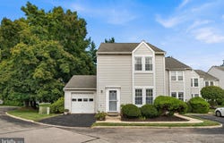1 MAPLE Drive, CONSHOHOCKEN, PA 19428