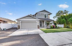 207 Maxwell Place, Central Point, OR 97502