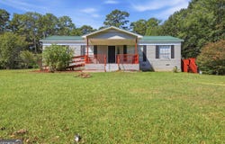 814 Brookdale Road, Toccoa, GA 30577