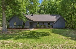 1110 Forest Hills, LAUREL, MS 39440