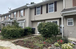 21 GRANT Lane, BERLIN, NJ 08009