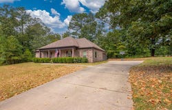 2012 Hickory Drive, Bryant, AR 72019