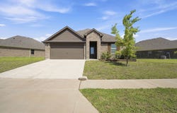1100 Canterbury Lane, Ennis, TX 75119