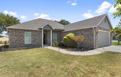 405 Fairway Circle, Grove, OK 74344