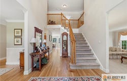 18 Dante Road, Monroe, NJ 08831