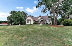 1204 Cherokee Road, Townville, SC 29689