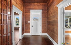 1019 W 4th Street, Taylor, TX 76574