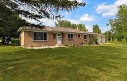 2145 E CODY ESTEY Road, Pinconning Twp, MI 48650