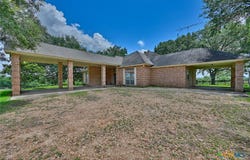 1552 Holub Road, Schulenburg, TX 78956