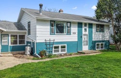 1041 S 6TH Street, DE PERE, WI 54115-1110