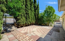 2542 Foothill Boulevard, La Crescenta, CA 91214