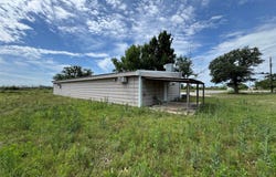 102 N 6 Highway, Carbon, TX 76435
