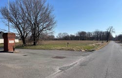 North Drive, Almo, KY 42020