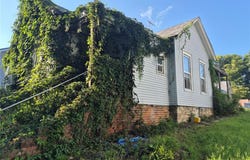 811 Paris Avenue, Hannibal, MO 63401