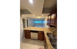 100 Lakeview Dr, Weston, FL 33326