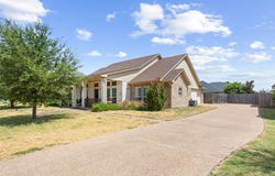 104 Claudette, Hewitt, TX 76643