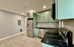 15 Berwick St, Melrose, MA 02176
