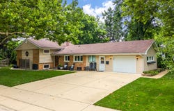 220 E Hillside Road, Naperville, IL 60540