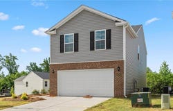 624 Beechwood Circle, Thomasville, NC 27360