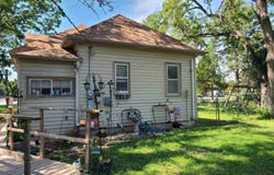 205 S Cole St, Lindsborg, KS 67456