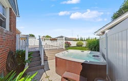 32 Hamilton Avenue, Buffalo, NY 14218