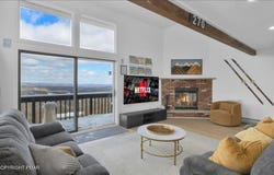 270 Big Pocono Pass, Tannersville, PA 18372