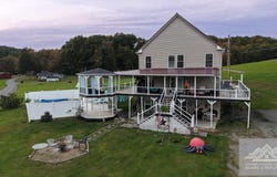 384 Pinoak Rd, LASHMEET, WV 24733