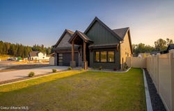 974 E STEEPLE CHASE Rd, Hayden, ID 83835