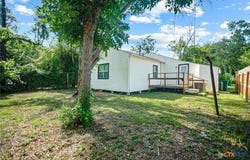 1610 E Rosebud Avenue, Victoria, TX 77901