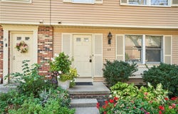 69 Quaker Ridge Drive, Akron, OH 44313