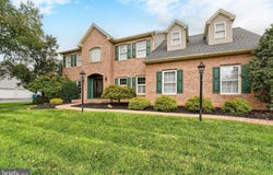 4980 WESTCHESTER Drive, HARRISBURG, PA 17112