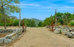 411 Valley View, Pipe Creek, TX 78063