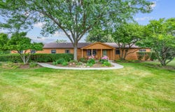 2116 N Pebble Drive, McHenry, IL 60051