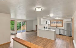 3650 EDGEWOOD Dr, NorthBend, OR 97459