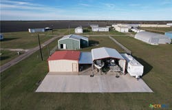 1012 W Denver Avenue, Seadrift, TX 77983