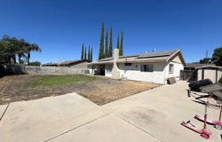 837 W Fontlee Ln, Bloomington, CA 92316
