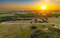 1830 Holub Rd, Schulenburg, TX 78956