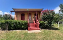 208 SW Texas St, Rockdale, TX 76567