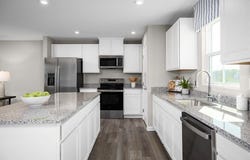 7 VISTA RIDGE BLVD, STAUNTON, VA 24401