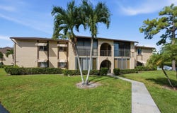 222 Pine Hov Circle, Greenacres, FL 33463