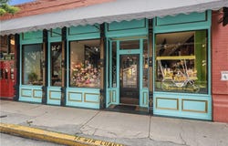 65 Spring Street, Eureka Springs, AR 72632
