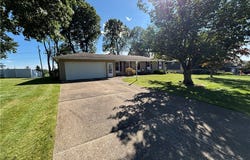 2014 Hillocke Street, Louisville, OH 44641