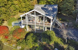 42 Streeter Rd, Sturbridge, MA 01518