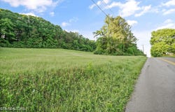 Bent Rd, Kodak, TN 37764