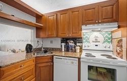7400 NW 17th St, Plantation, FL 33313