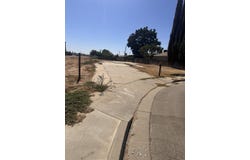 445 E Parker Court, Visalia, CA 93291
