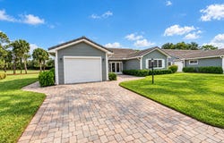 7 Holly Drive, Boynton Beach, FL 33436