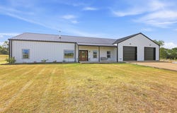 208 Chicken Field Road, Whitewright, TX 75491